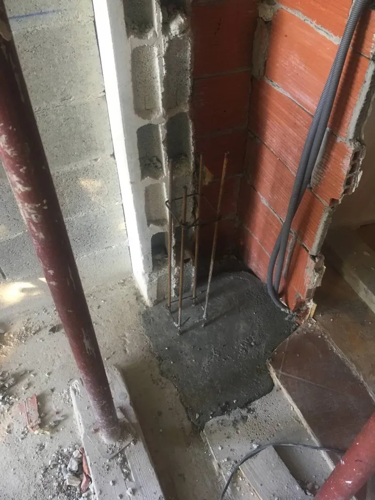 Ouverture dans un mur porteur d'une maison individuelle à Grans - Reprise en sous oeuvre