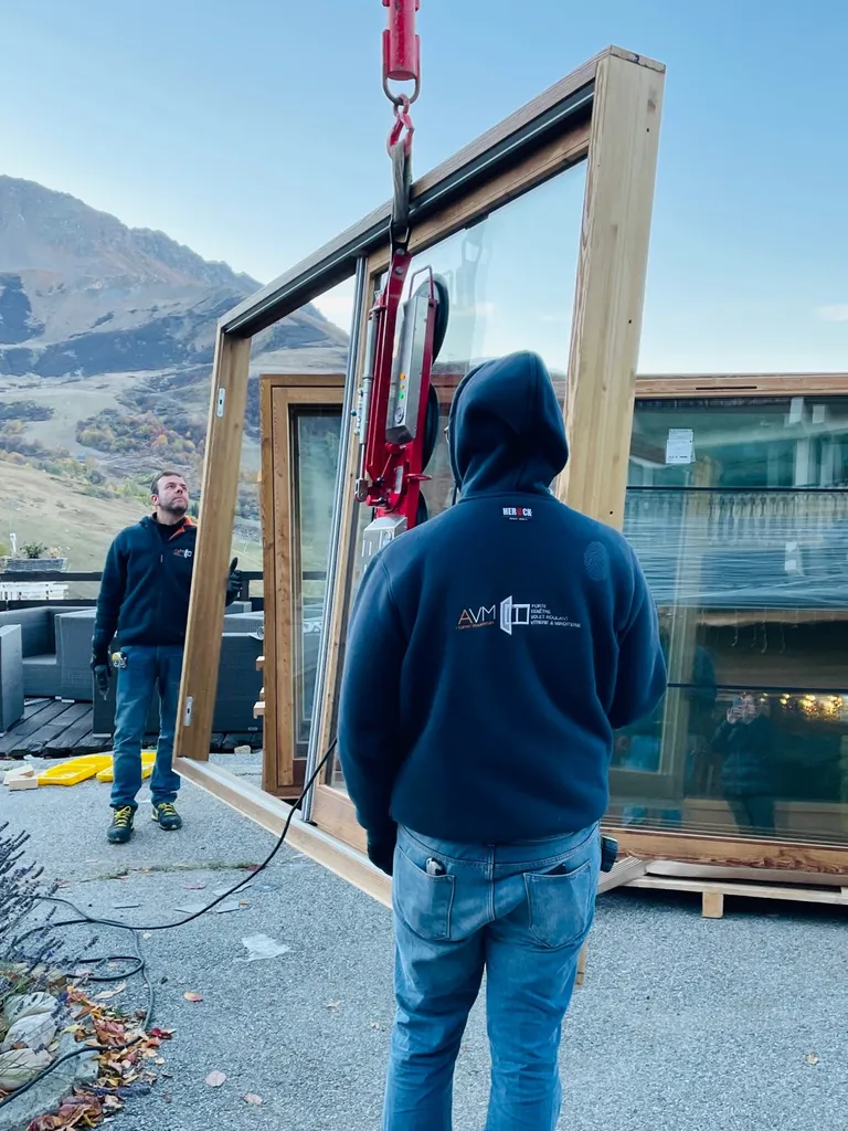 Installation fenêtres en bois mélèzes rustique à St François Longchamp