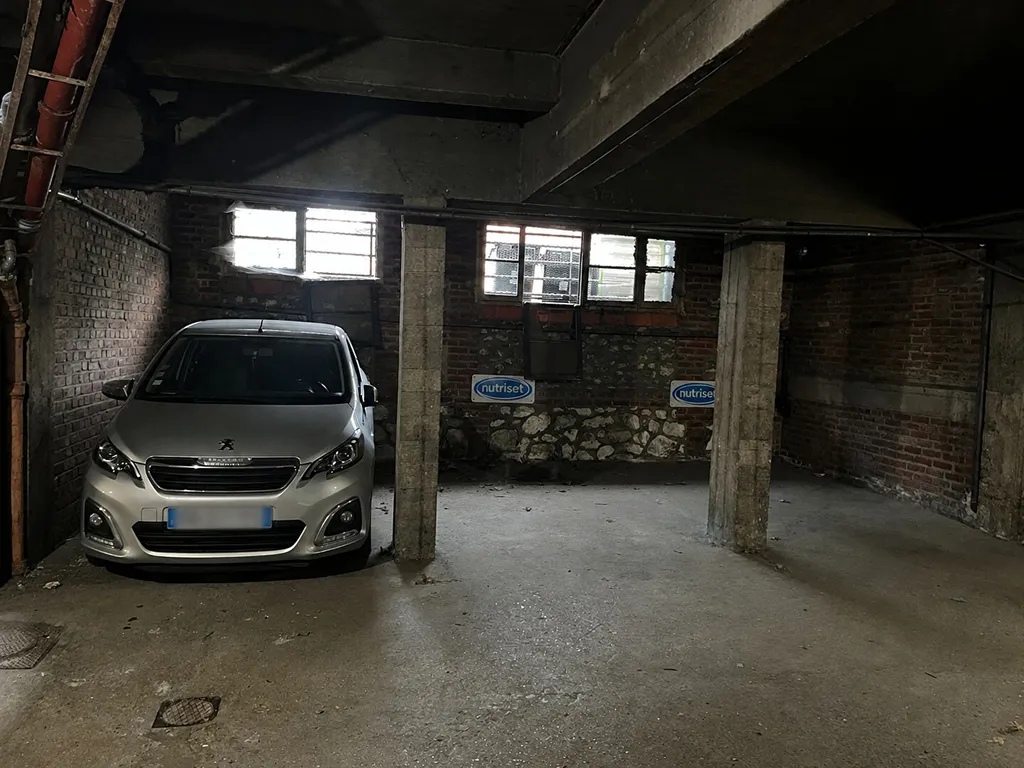 Place de parking / Quartier Gare - 50 € CC