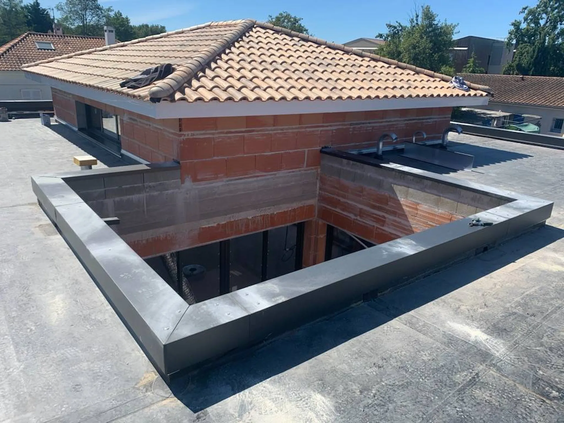 travaux de toiture tuile et EPDM