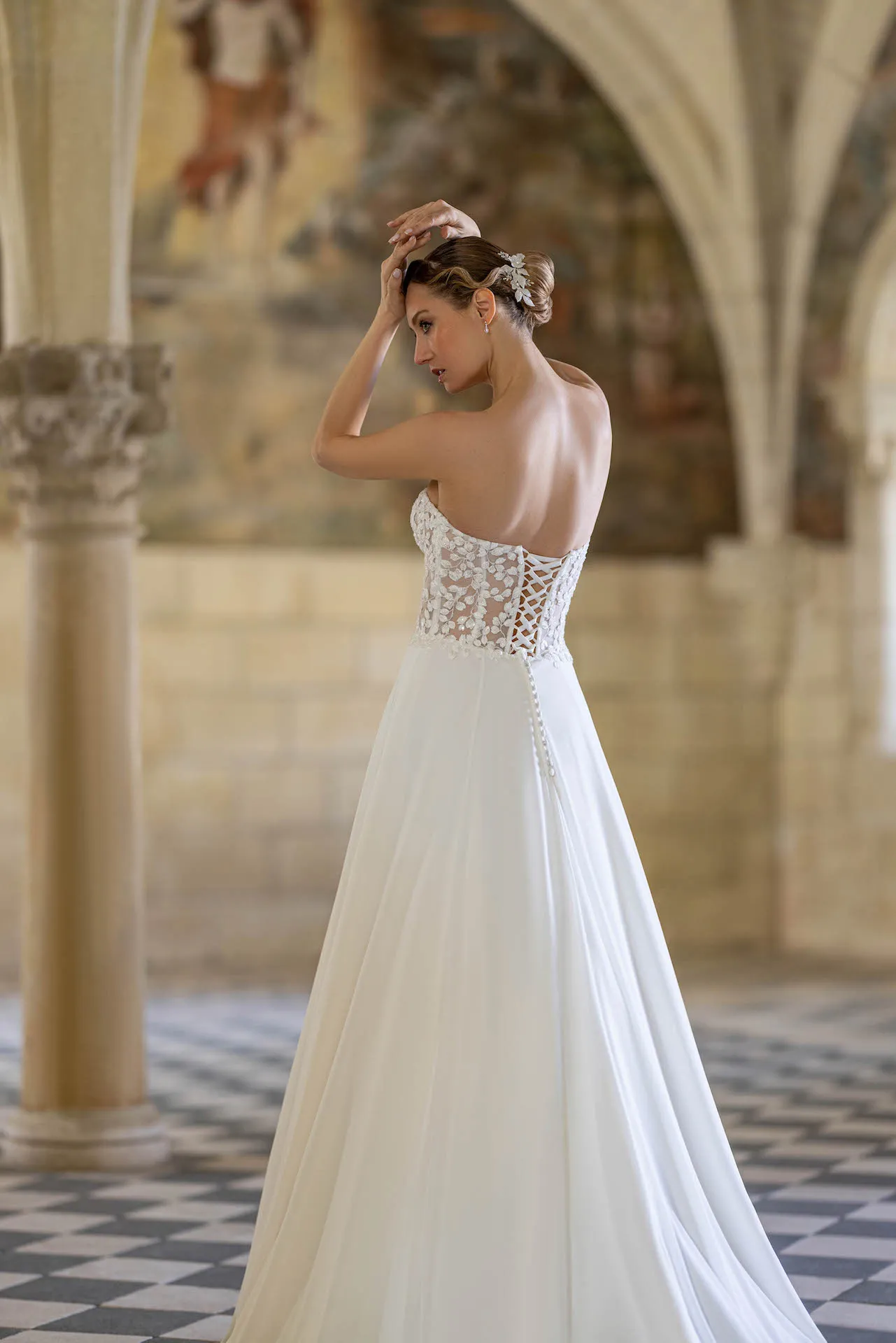Robe de mariée fluide fleur 3d