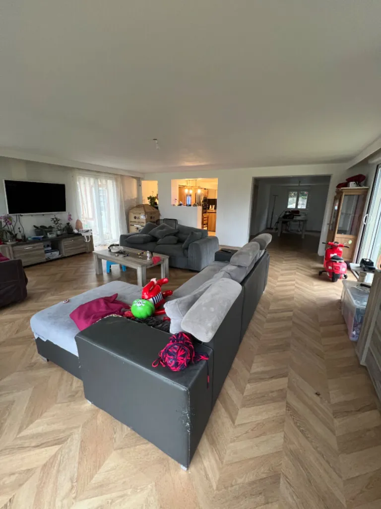 À vendre maison ancienne de 210m² sur un terrain de 5000m² située au Thuit-Signol