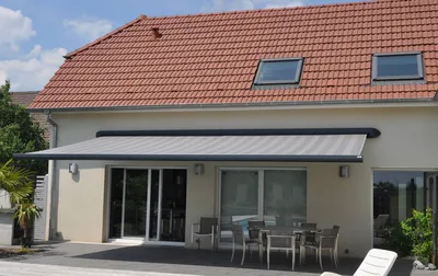 Store banne sur mesure ON'X de chez Marquises installé sur Bordeaux et lses alentours ainsi que sur le Bassin d'Arcachon