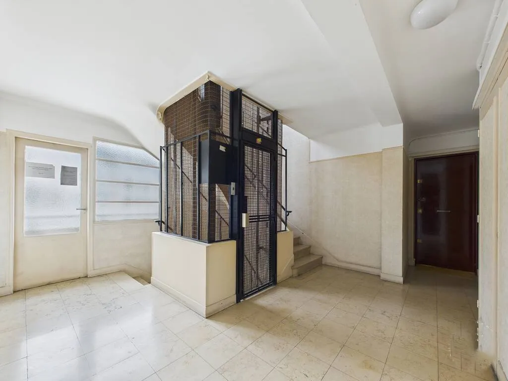 A Vendre 2 Pièces Bécon les Bruyeres Métro Ligne 3