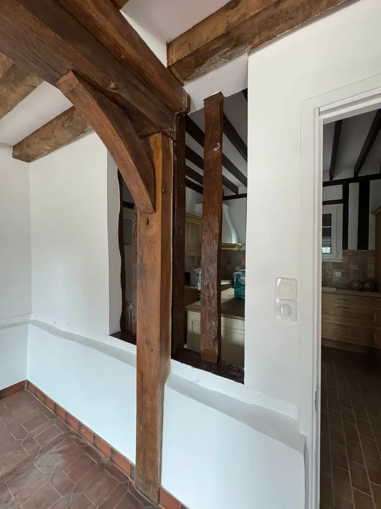 Rénovation d'une maison normande avec colombages, entres colombages et poutres entre LISIEUX et PONT AUDEMER 