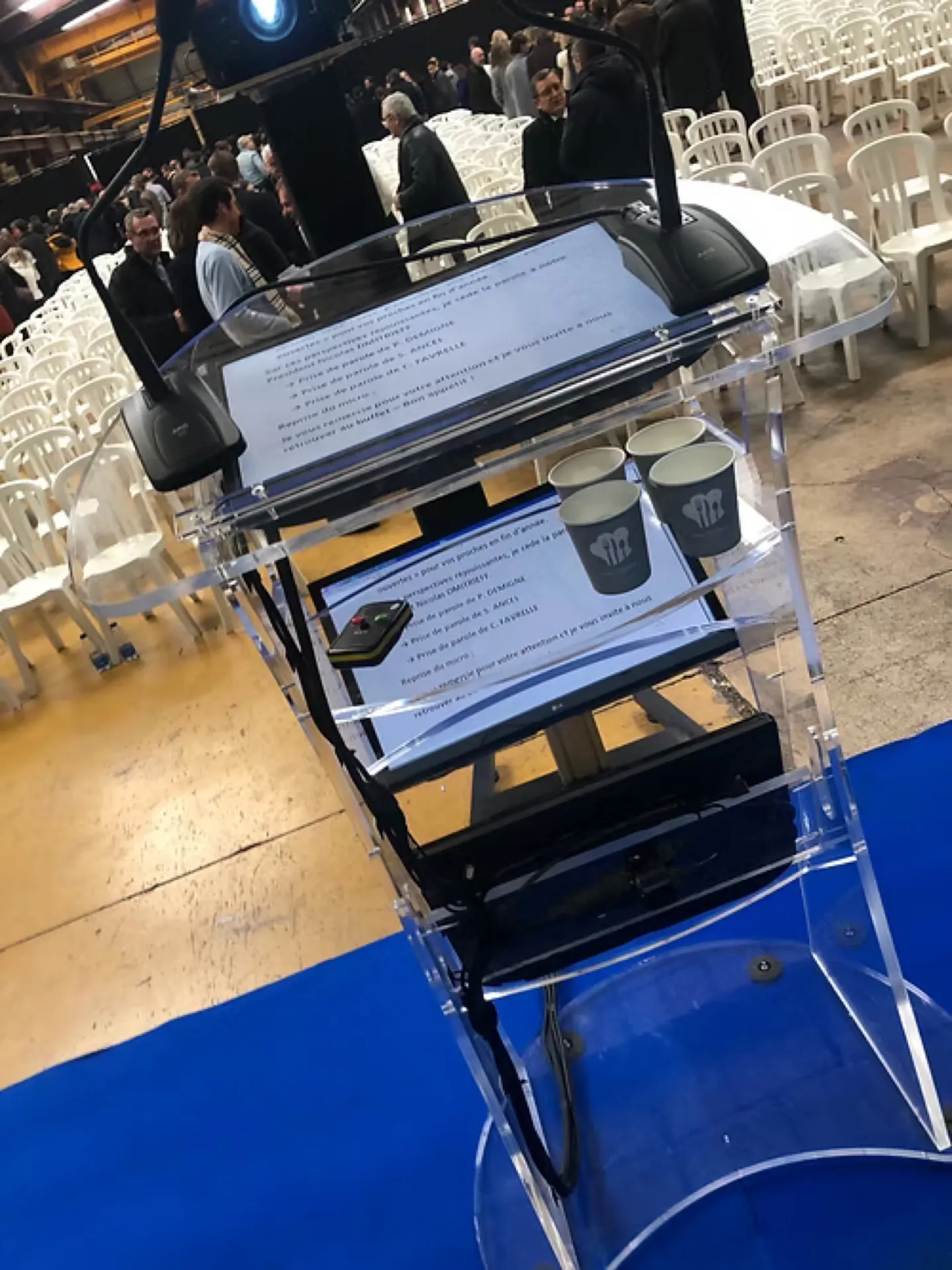 PUPITRE PLEXI CONNECTE ECRANS 19' INCLUS FACE AVANT & INTERIEUR PUP