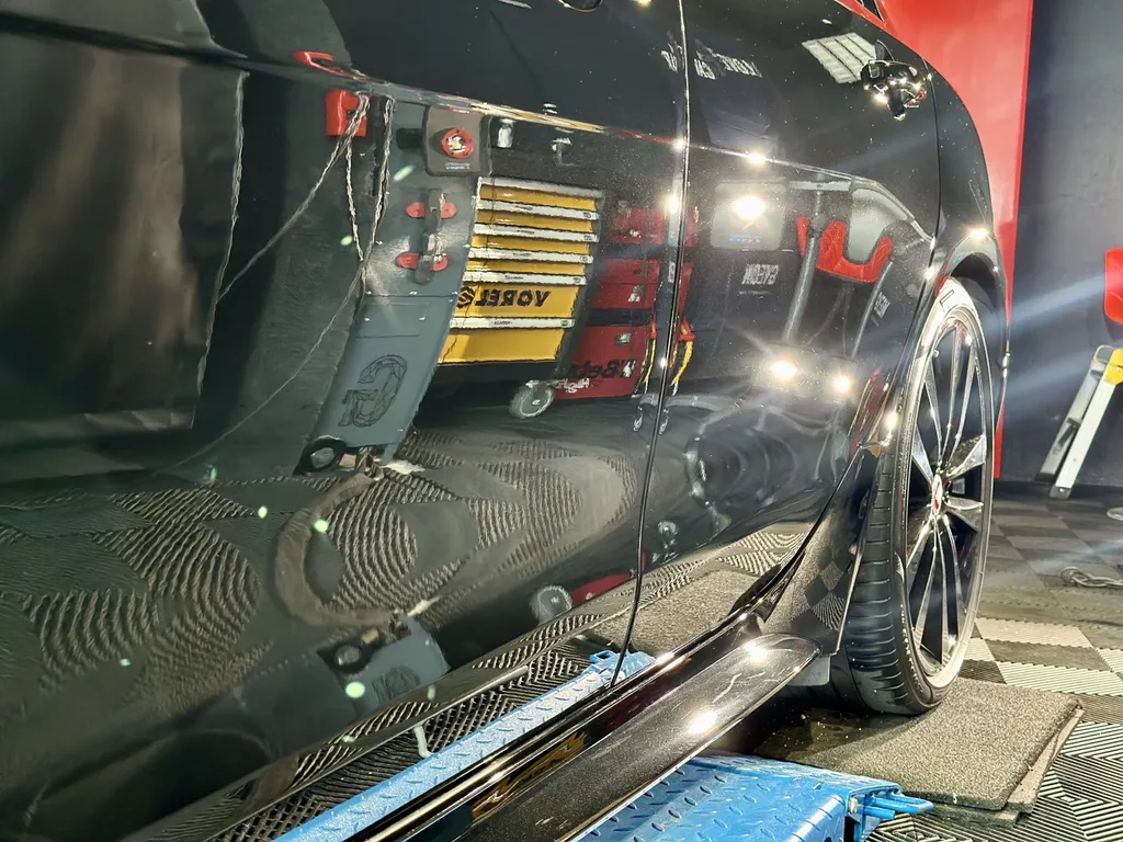 spécialiste du traitement céramique du Lyon et sa région . protection carrosserie Jaguar XE