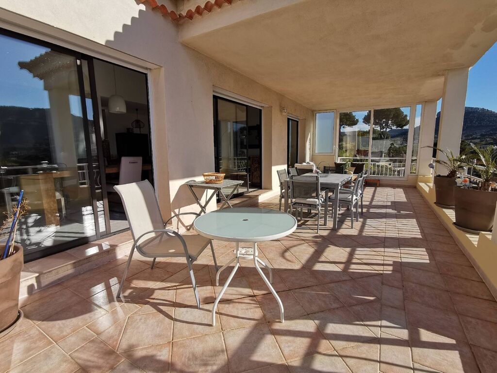 A vendre maison familiale Cassis bénéficiant d'une vue mer et Cap Canaille