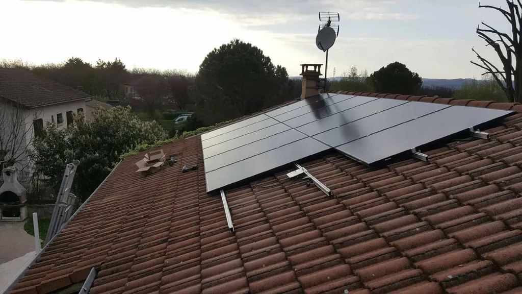 Installation de panneaux photovoltaïques sur la toiture 5