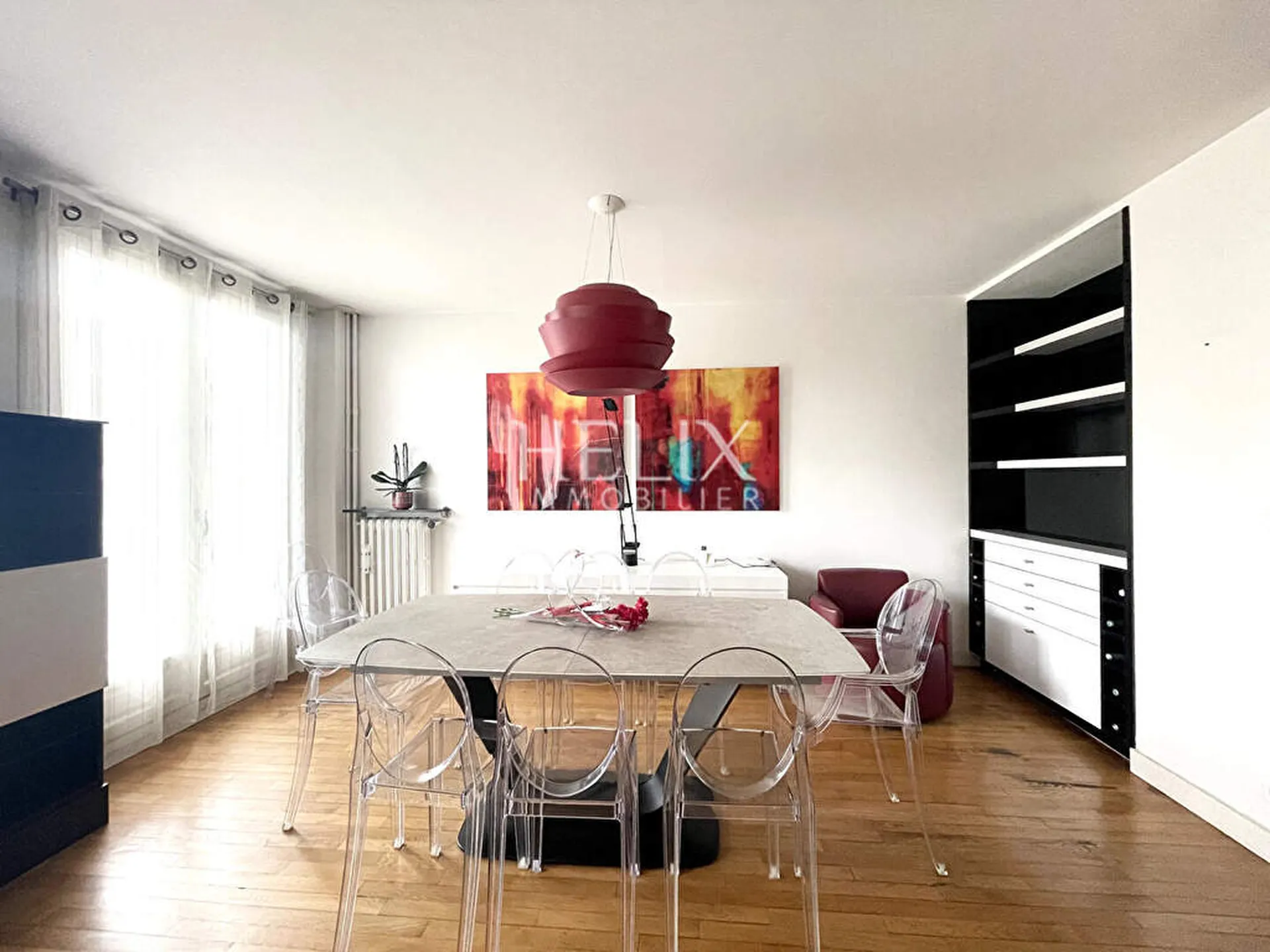 Magnifique appartement meublé traversant 3 chambres, 3 balcons, box, résidence de standing avec ascenseur et gardien, vue sur le parc du Château de Saint-Germain-en-Laye