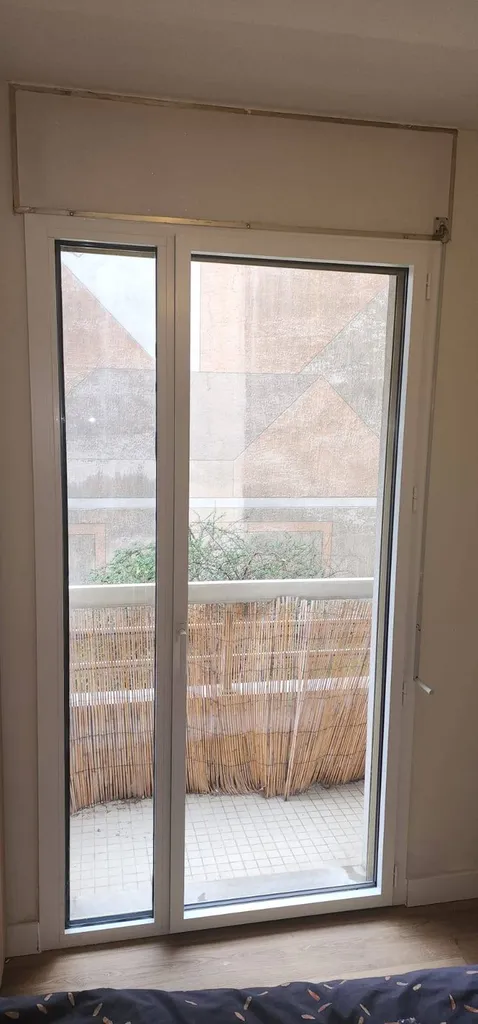  Menuiseries sur-mesure à Lyon 2 : Coulissants et portes fenêtres avec finition champagne doré