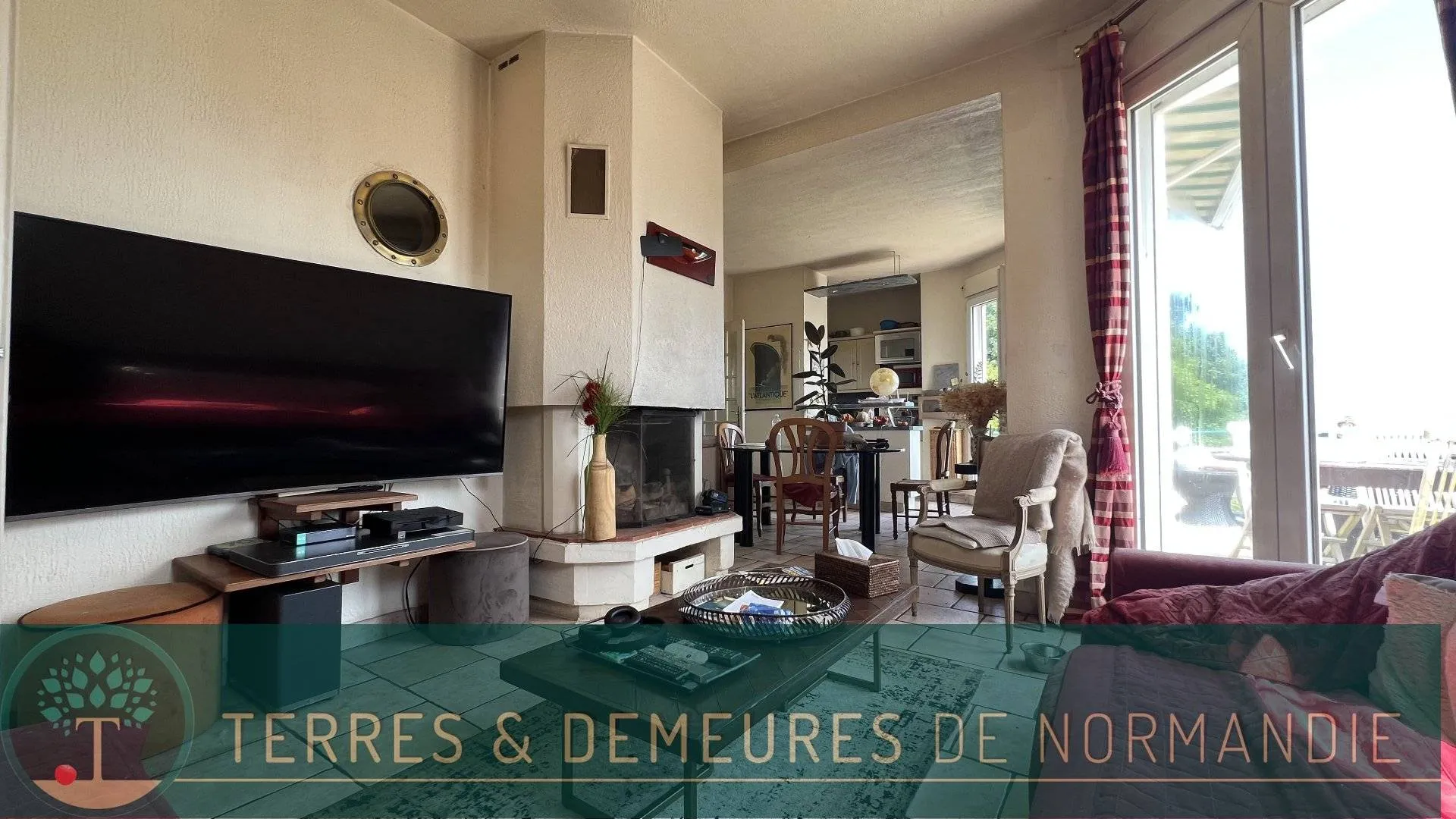 Maison d’architecte 131,5m² avec roof-top et vue panoramique mer, 4 gîtes, annexe à rénover, chalet et garages, idéale chambres d’hôtes au Tréport 76470.