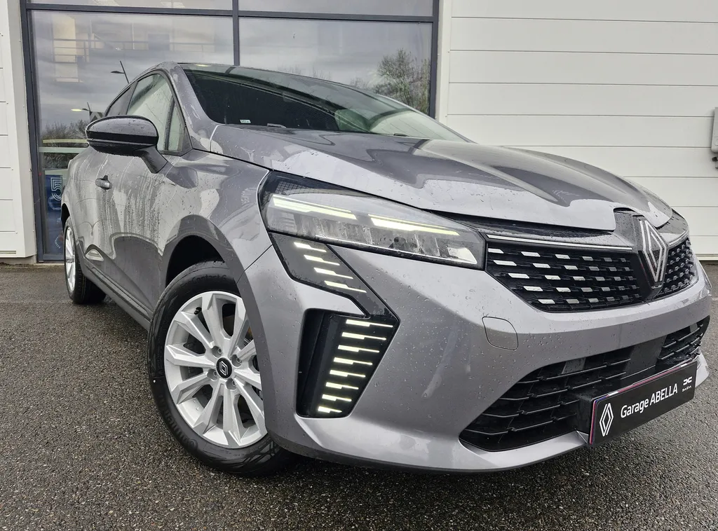 Renault Clio V Evolution dCi 100 SUREQUIPEE 10KM occasion / Garantie 36 mois / Caméra de recul / Carte main libre / Allumage auto phares & essuies vitres près de Toulouse à Plaisance du Touch