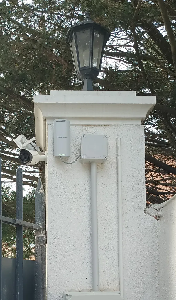 Borne Wifi et caméras