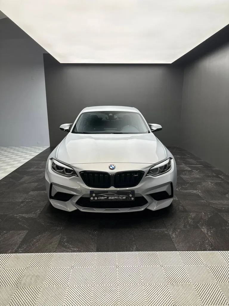 Lustrage brillance sur une BMW M2 Compétition à Le Mans (72)