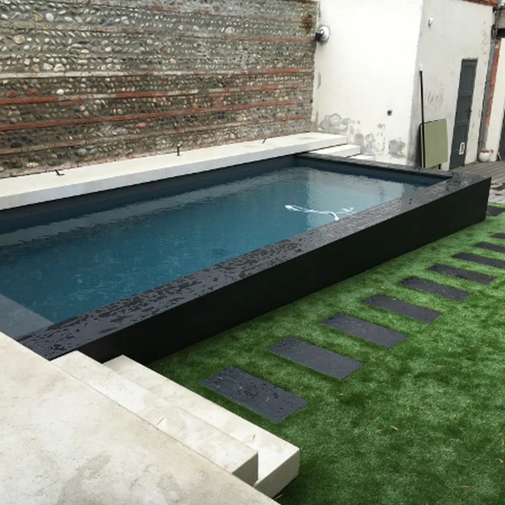 MARGELLES PISCINE EN ARDOISE NOIRE BROSSE FLAMME 