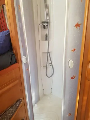 integral rapido 997M avec douche séparé a coté de salon de provence 13300