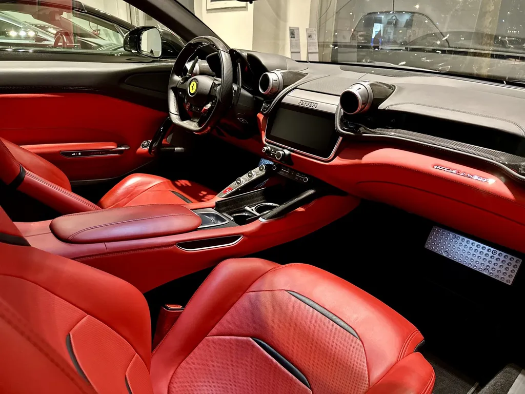 spécialiste du DETAILING sur Lyon de la protection PPF et du traitement céramique sur Ferrari 