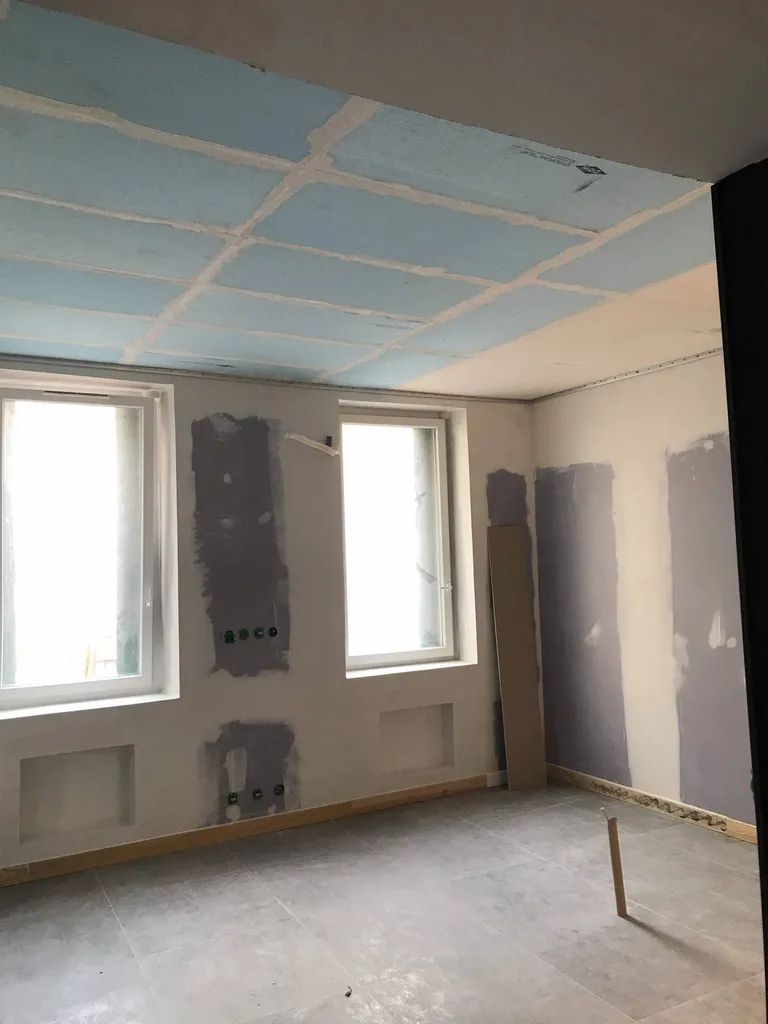 Pose plafond tendu BARRISOL noir mat by Plafonds Tendus Occitans, sur Toulouse