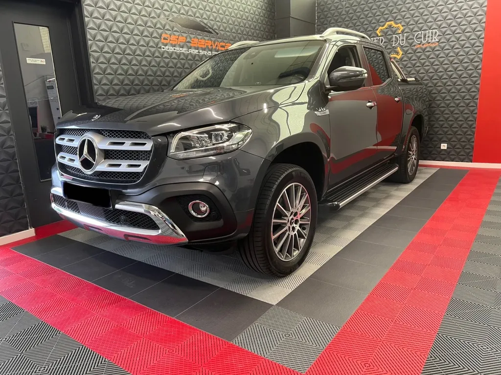 Débosselage sans peinture de grêle sur Mercedes X350d - Arnage, en Sarthe