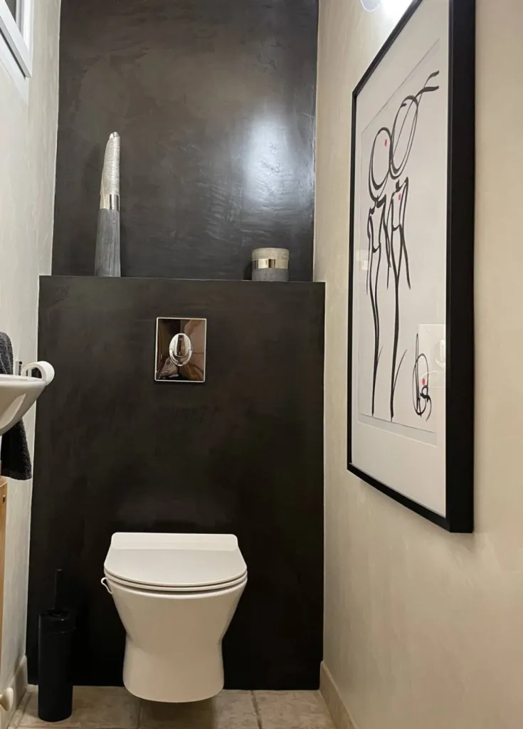 TOILETTES EN BETON CIRE TERRE DU MONDE DANS VILLA DANS LE VAR
