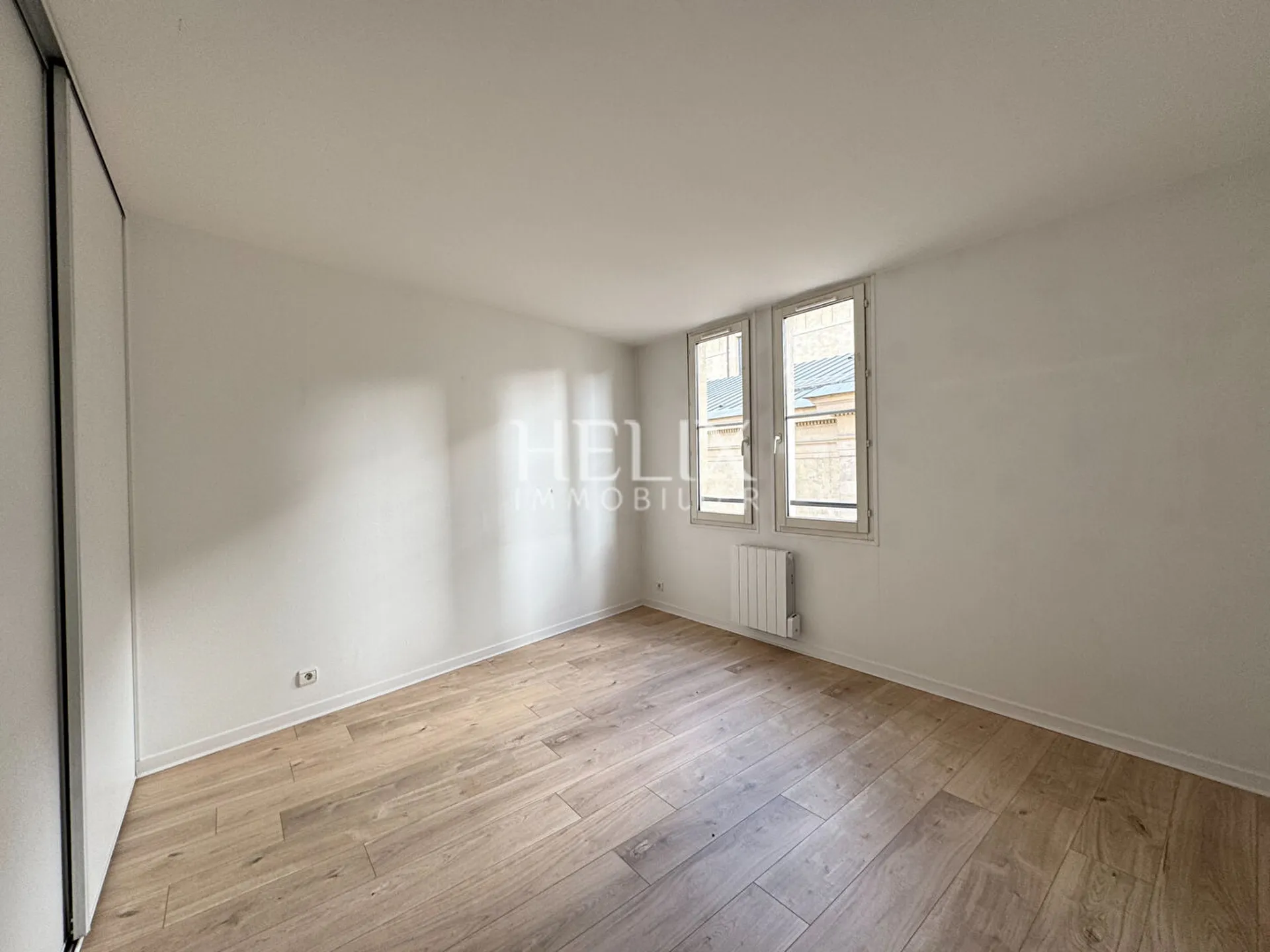 Centre ville, bel appartement 141 M² en duplex 3ème et 4ème étage dans une petite copropriété entretenue bien tenue  à Saint-Germain-en-Laye.