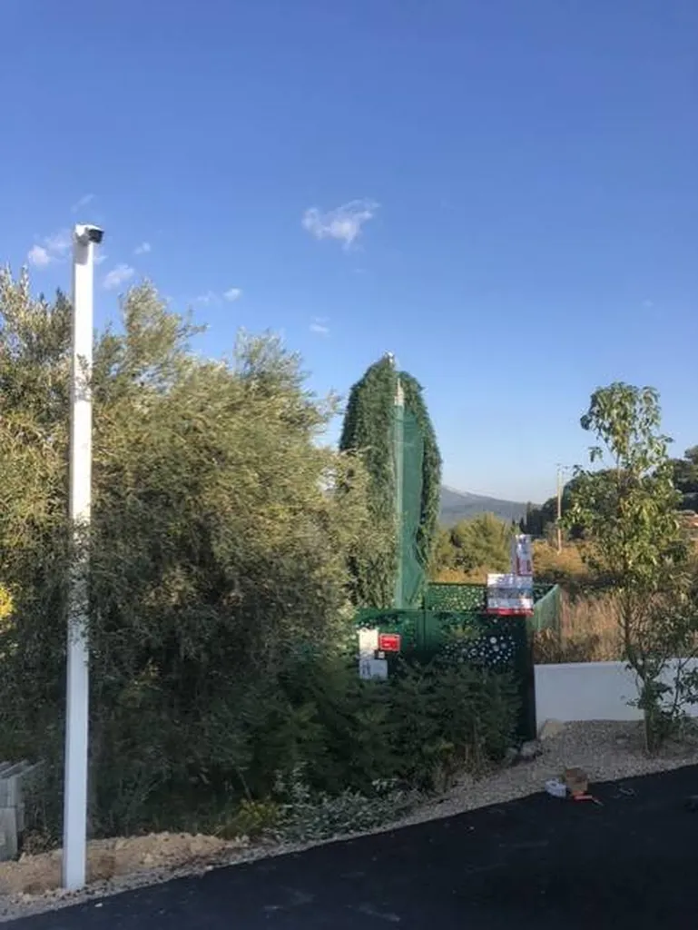 Installation d'une camera de surveillance avec antenne relais GSM a Toulon