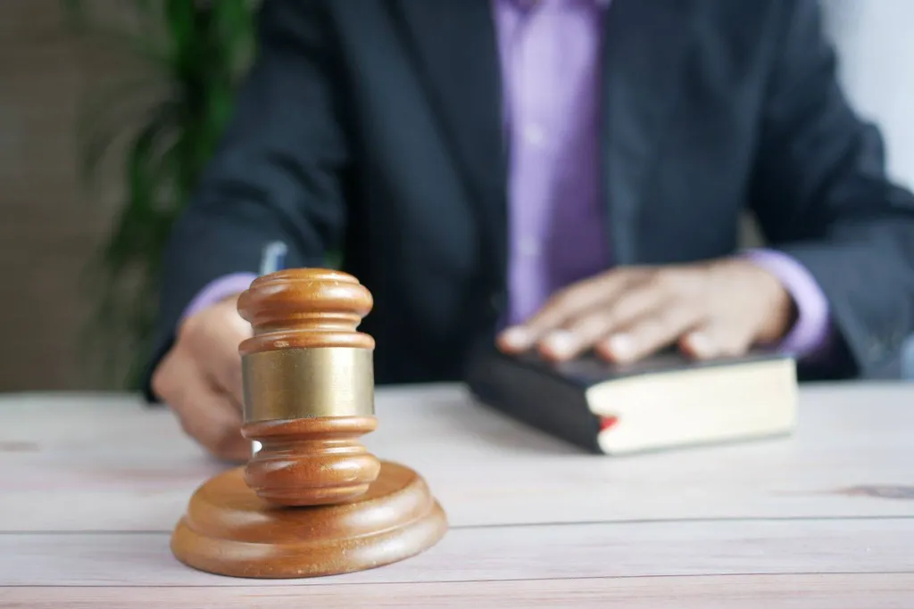 Comment se faire payer après une décision de justice ? La réponse de Maître LAISNÉ, avocat à Toulon