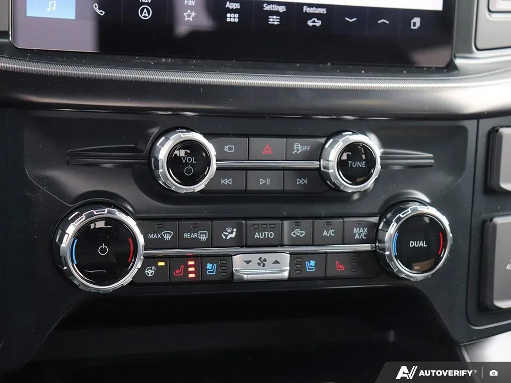 Ford F150 Lariat 2026 V8 5.0L neuf 500 km full options cuir toit panoramique import Canada livraison France Bordeaux