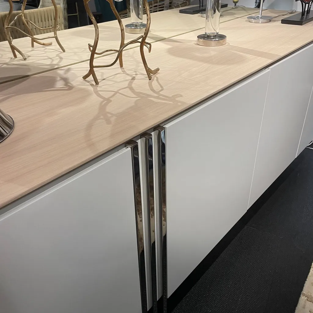 Bahut 4 portes laqué et plateau en chêne