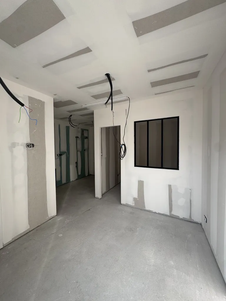 Pose de bandes de jointement dans un studio sur Martignas sur jalle 