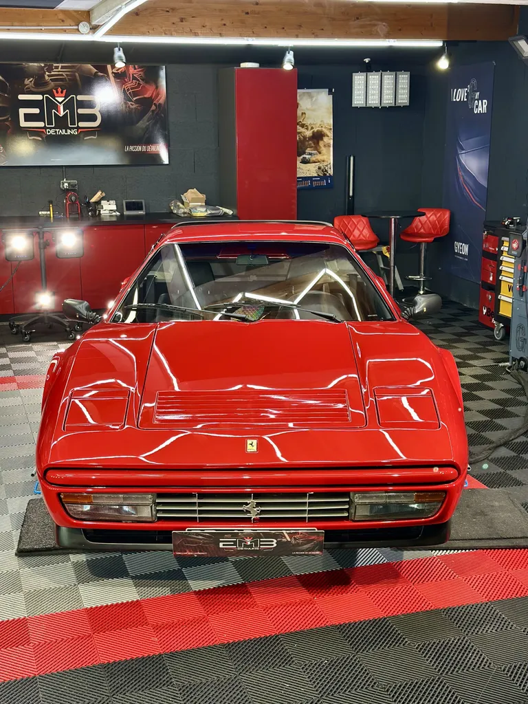 Traitement céramique automobile à Lyon proche Brignais EMB DETAILING spécialiste Ferrari 328 