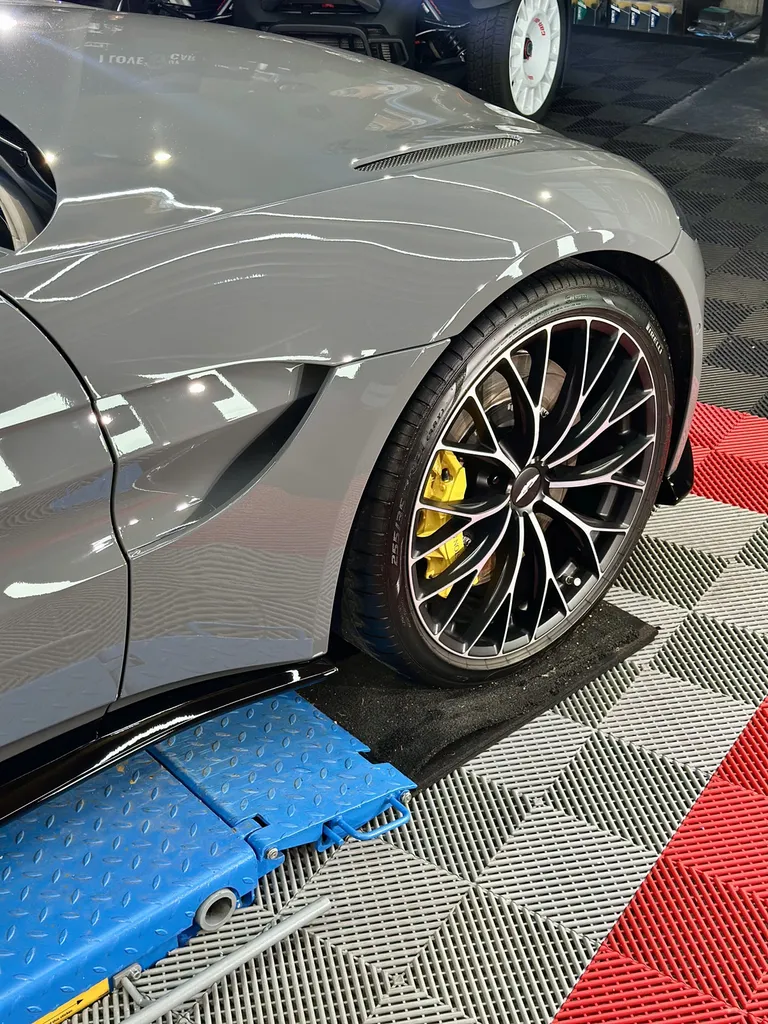 Protection Film PPF et traitement céramique carrosserie Aston Martin Vantage 