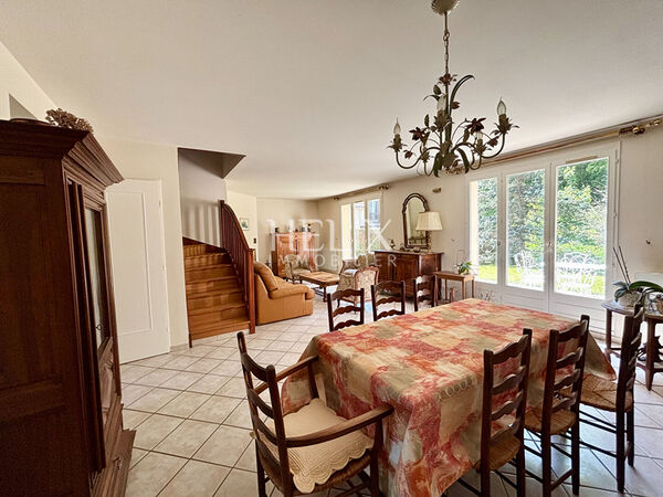 Maison proche lycée international, lisière de foret Saint Germain En Laye 145 m2.