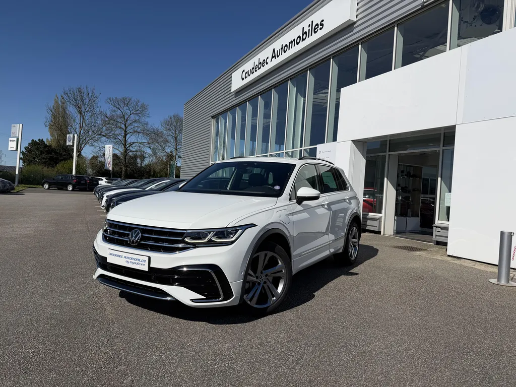 Volkswagen Tiguan d'occasion eHybrid R-Line 245ch en vente chez votre concessionnaire auto à proximité de Le Havre