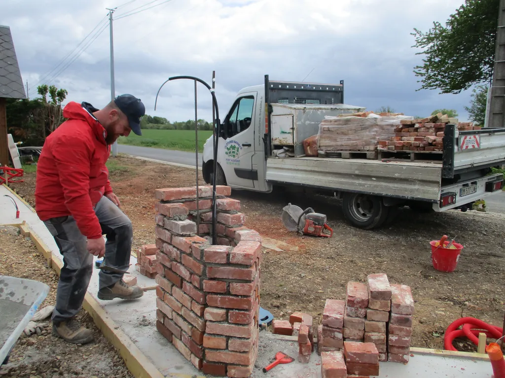 Installation de Murs de clôture, Fondations de portails et Travaux de Maconnerie à Cormeilles dans l’Eure 27 et ses Alentours