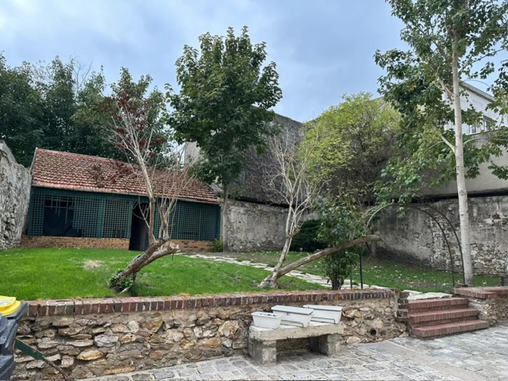 EMPLACEMENT EXCEPTIONNEL ET CHARME AUTHENTIQUE À MONTMORENCY ! A Vendre Immeuble Parc de l'hotel de ville  de Montmorency 95160