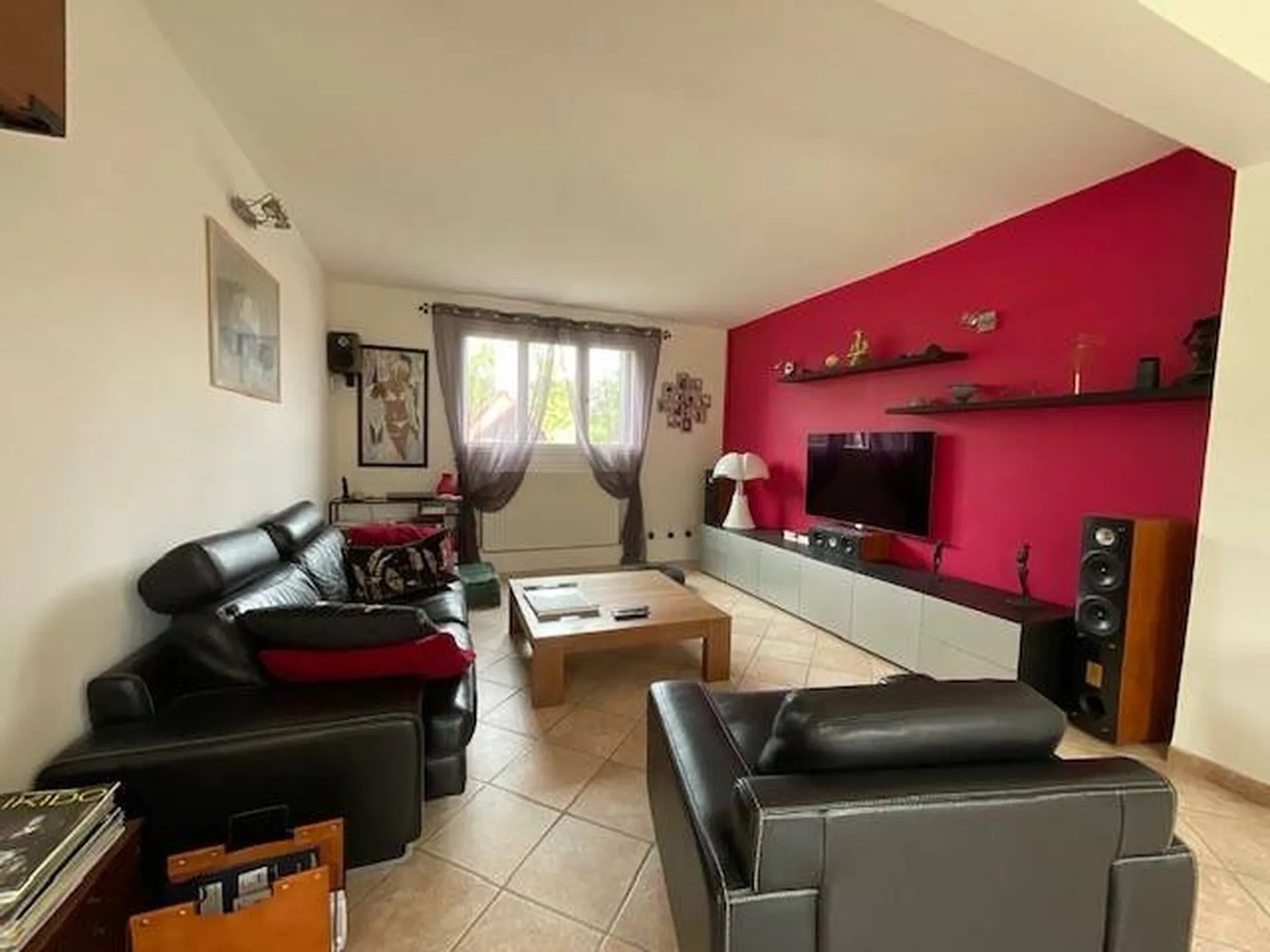 Vends maison de ville d'une superficie de 146m² habitables, lumineuse, en Seine-Maritime.