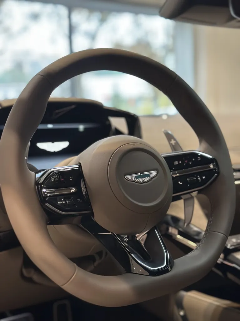 Film de protection PPF Aston Martin Vantage spécialiste de la protection carrosserie sur l’Ouest Lyonnais proche Tassin la demi lune 