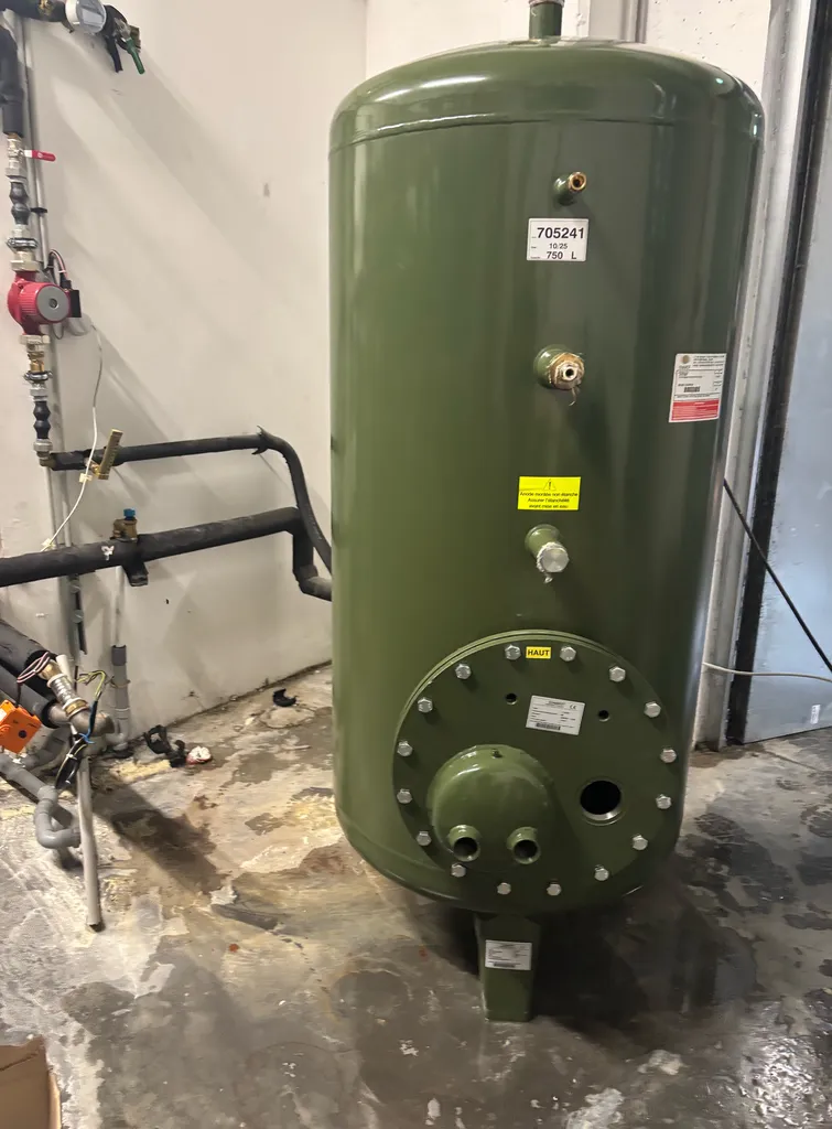 Installation d’un ballon d’eau chaude 750 L Charot à Bondy