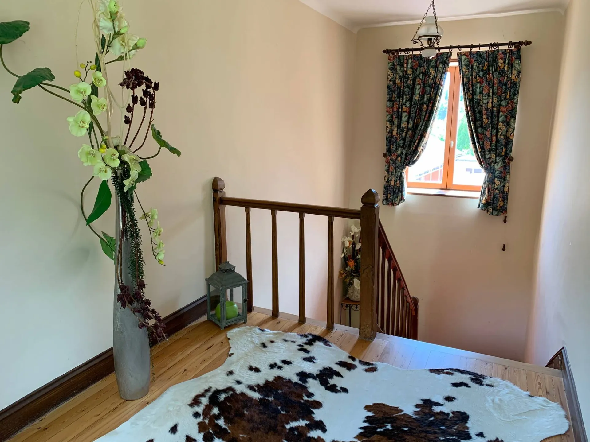 L'agence immobilière Terres et Demeures de Normandie située à Lisieux 14100, 41 avenue Victor Hugo, vous invite à venir visiter ce Moulin à eau et ses diverses annexes, à seulement quelques minutes des commodités d'Orbec 14290.