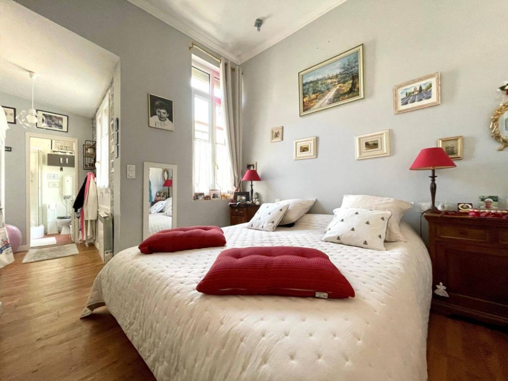 jourdainneaktion-agence-immobiliere-rouen-achat-vente-location-syndic-estimation-annonces-dpe-beauvoisine-haussmannien-t2-parking-rare-hypercentre-magnifique