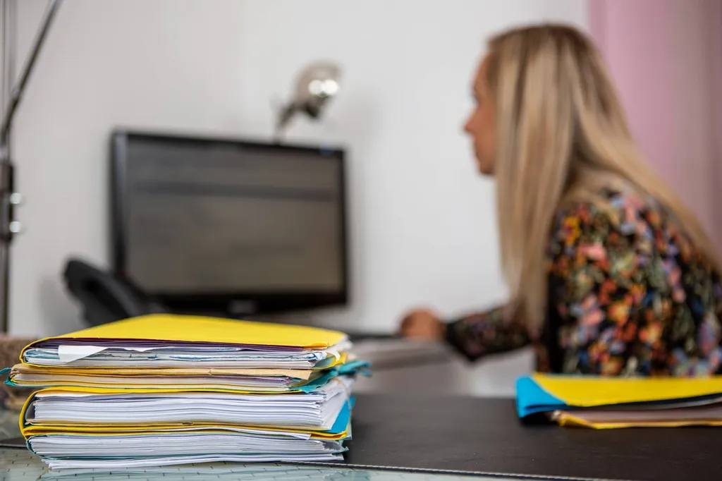 Avocat en droit des contrats, comment engager la responsabilité de son cocontractant à Toulon?