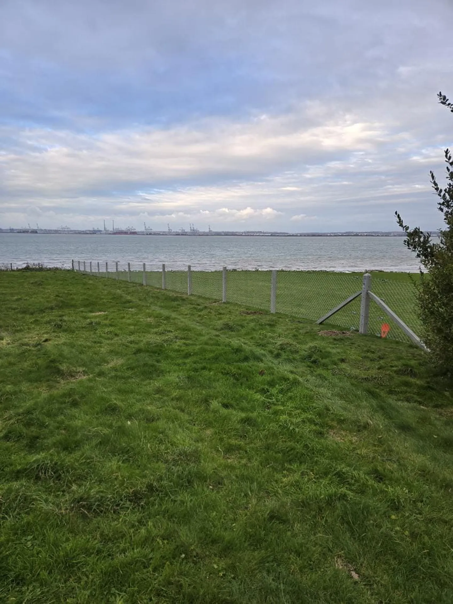 Installation de Clôture grillagée rigide, Panneaux de treillis soudé et Aménagements de limites de propriété à Bourg Achard dans l'Eure 27 et ses communes proches du Roumois