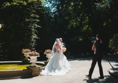Organisation de mariage romantique à la décoration noir blanc et rouge en gironde… IN LOVE !