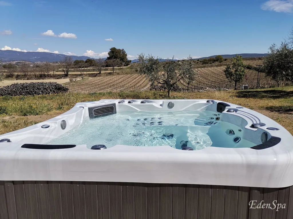vente de spa jacuzzi canadien pertuis