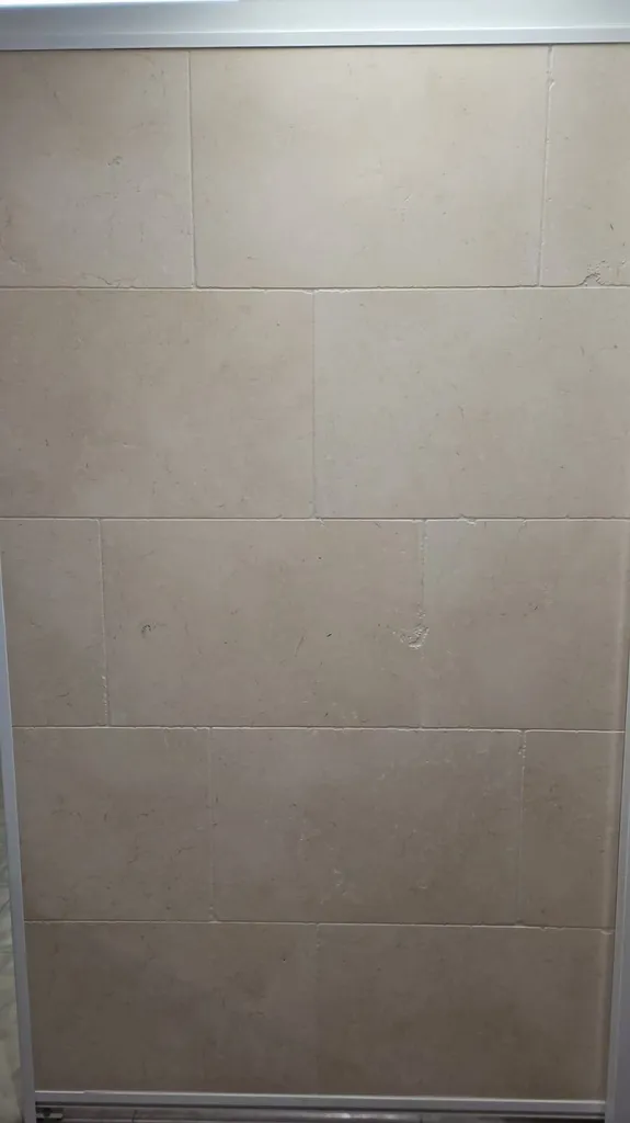 DALLAGES INTERIEURS EN PIERRE NATURELLE DE GALALA TUMBLED - PIERRE DE CHAMBORD - PIERRE GALICIA