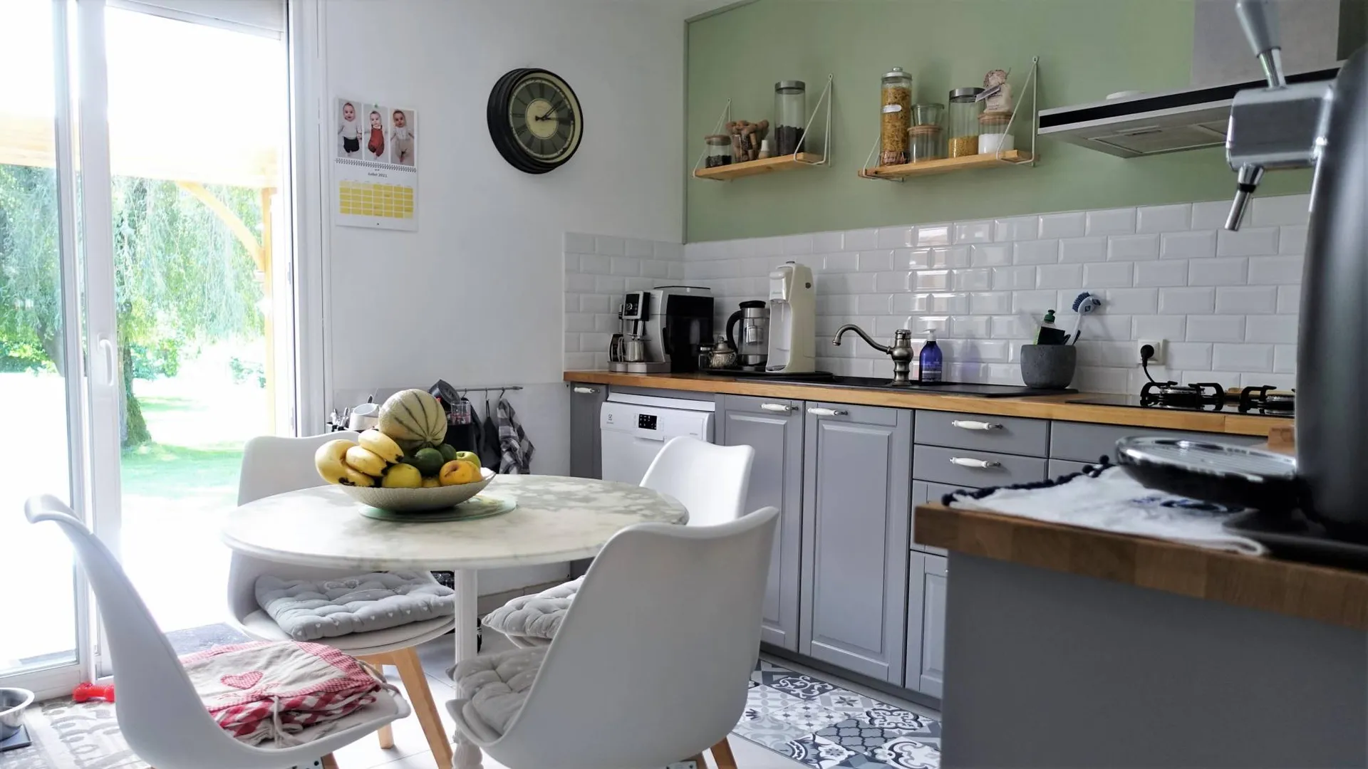 Maison de ville gros potentiel chambres d'hôtes, 7 chambres (dont 3 chambres d'hôtes), 3 salles d'eau à 3 min du front de mer. Axe Le Tréport 76470 - Saint-Valery-sur-Somme 80230