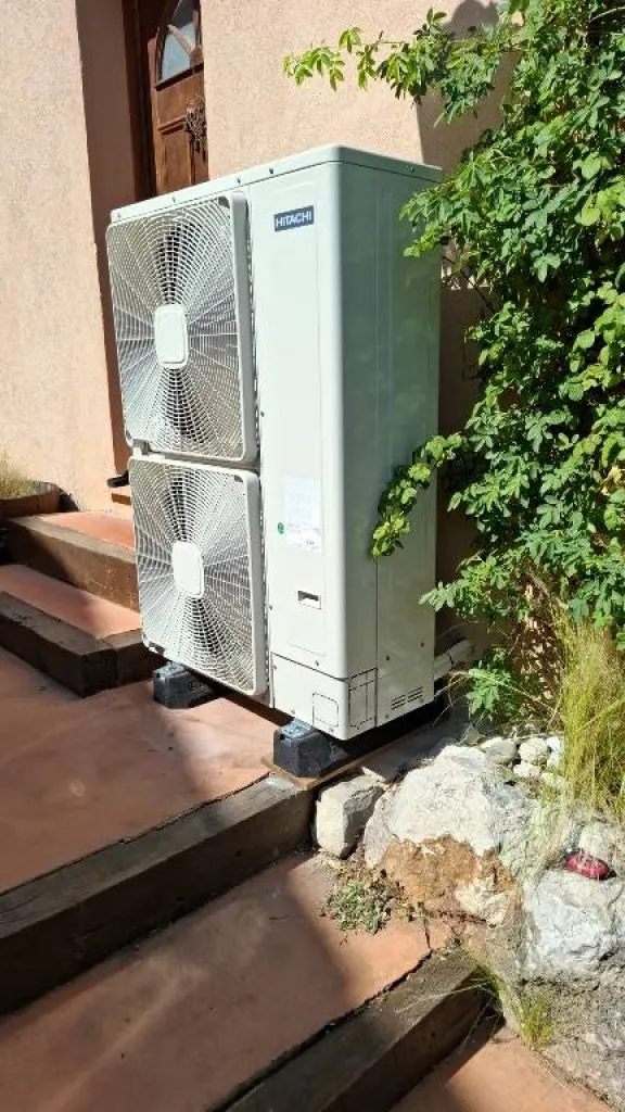 Installation d'une pompe à chaleur air-eau Hitachi dès 13 990€ dans toutes les Bouches du Rhône