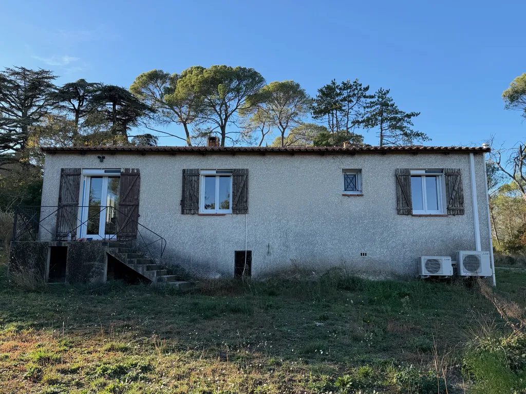 Rénovation des façades d’une maison traditionnelle dans le Domaine de Bonelli à Conqueyrac dans le Gard en finition « Pierre » avec des enduits à la chaux
